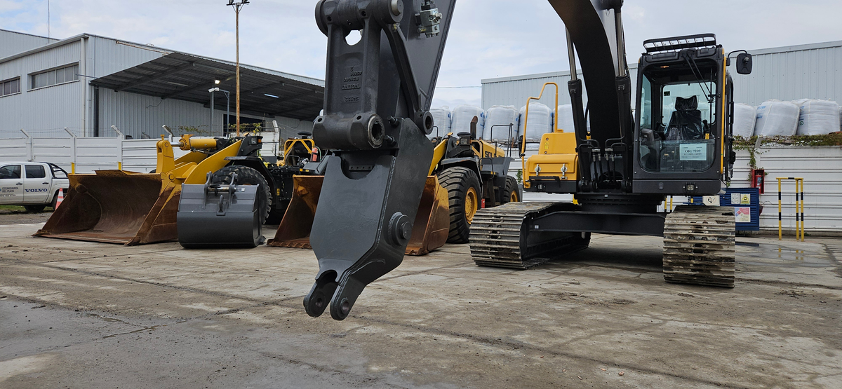 Bota para implemento forestal