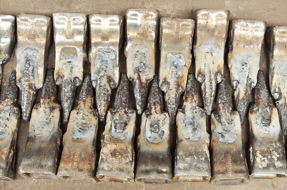 Juego de uñas de excavadora recargadas